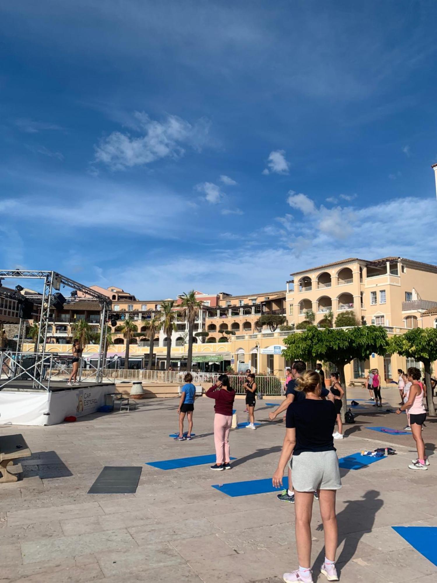 T2 En Rez De Jardin Privatif Cloture , Cap Esterel Pierre Et Vacances ,Piscine Chauffee Des Le 05 Avril Au 02 Novembre Saint-Raphaël Buitenkant foto
