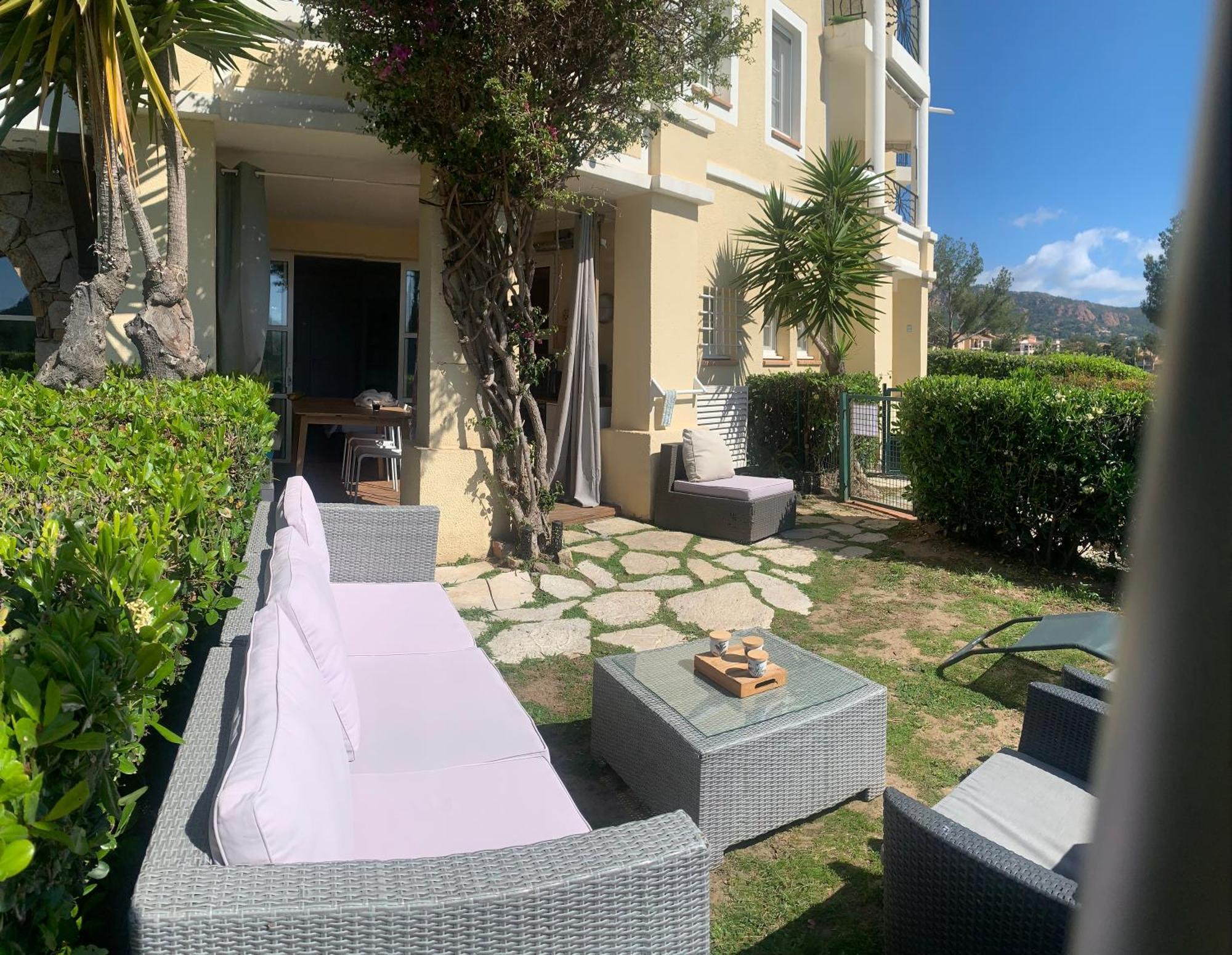 T2 En Rez De Jardin Privatif Cloture , Cap Esterel Pierre Et Vacances ,Piscine Chauffee Des Le 05 Avril Au 02 Novembre Saint-Raphaël Buitenkant foto